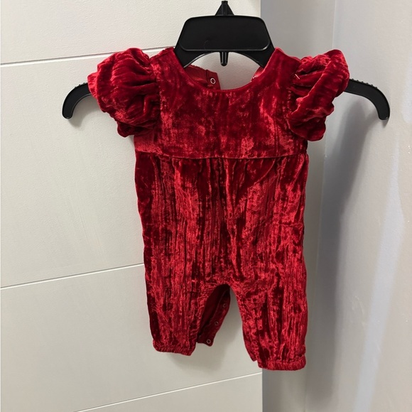 Cat & Jack Baby Girl Crinkle Velour Romper With Bow Dark Red Size 6 Months - Picture 3 of 5